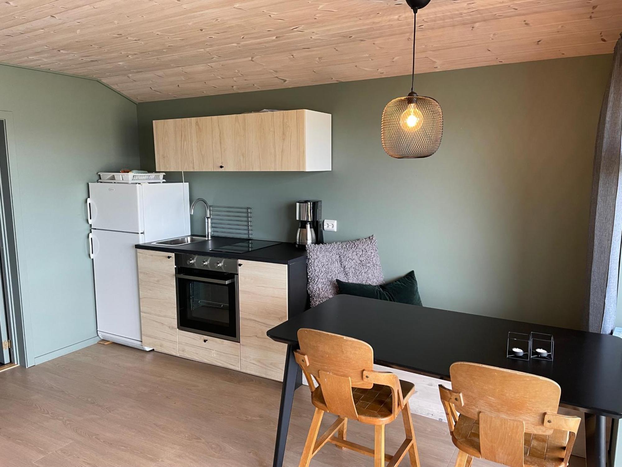 Fugelvagen, Cabins And Glamping Alvund 外观 照片