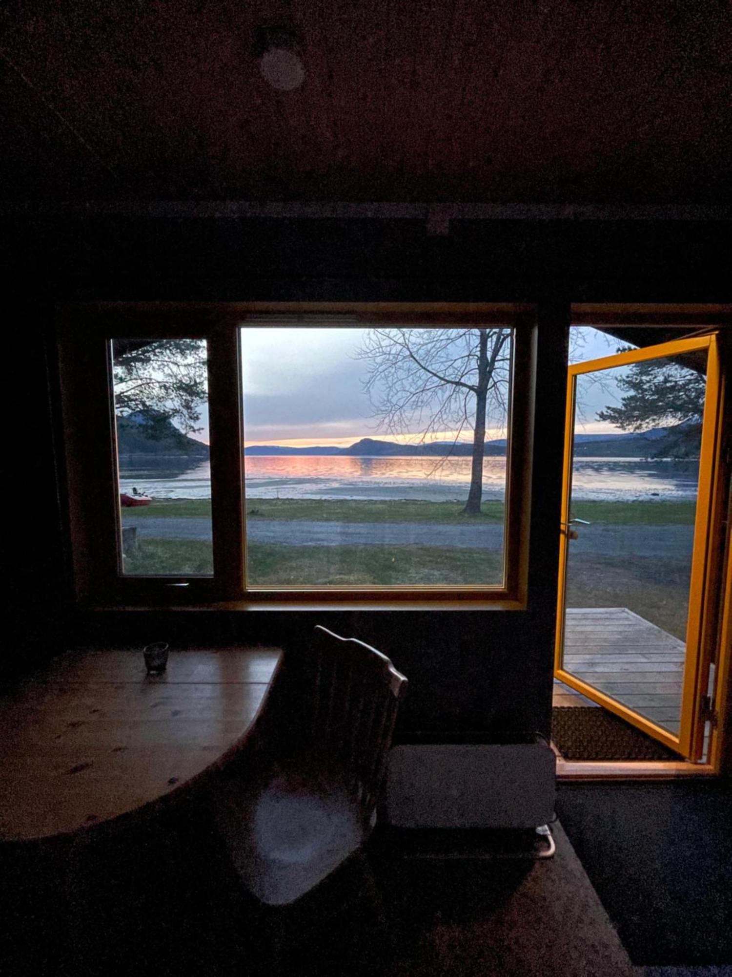 Fugelvagen, Cabins And Glamping Alvund 外观 照片