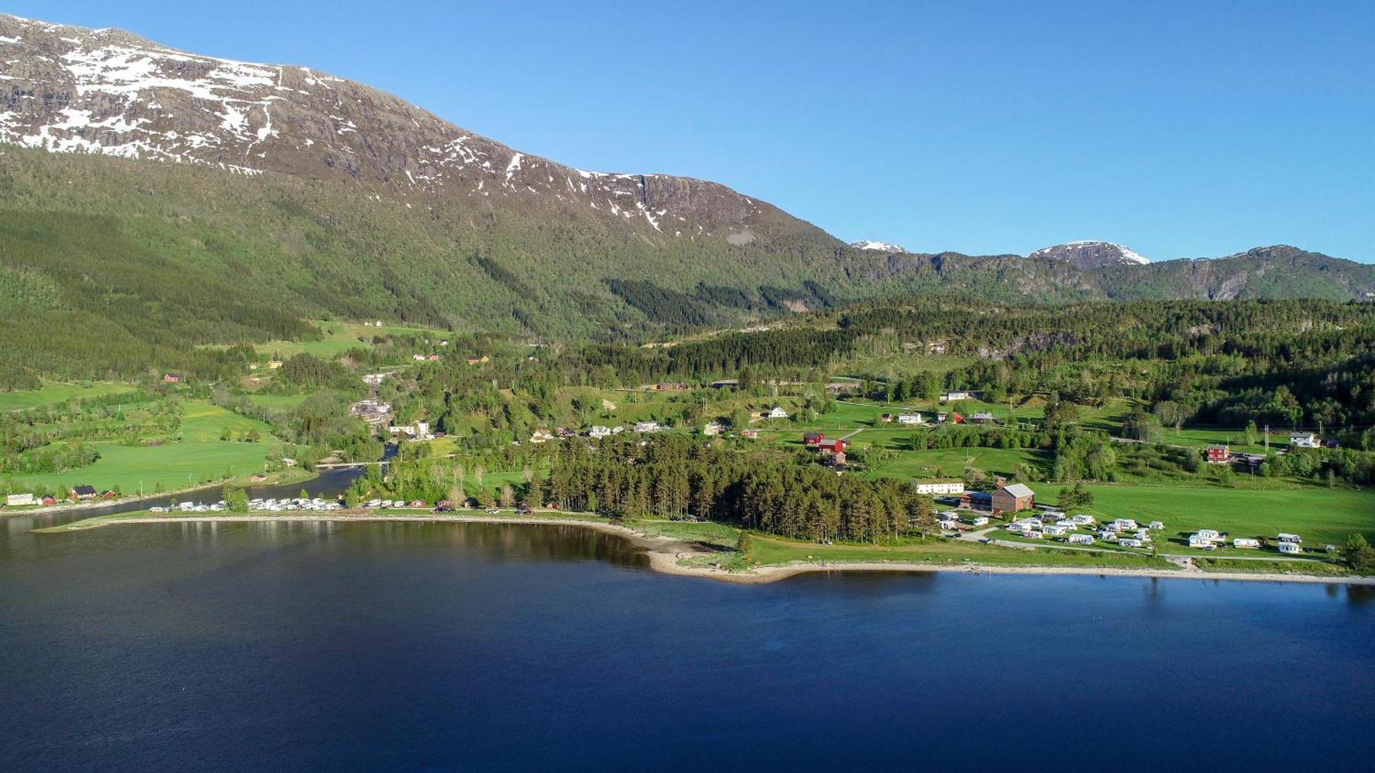 Fugelvagen, Cabins And Glamping Alvund 外观 照片