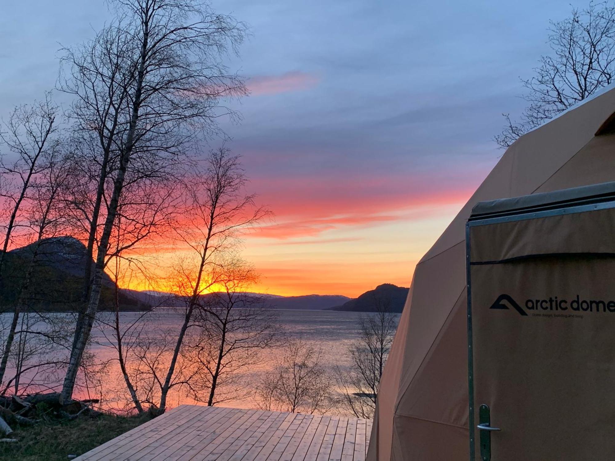 Fugelvagen, Cabins And Glamping Alvund 外观 照片