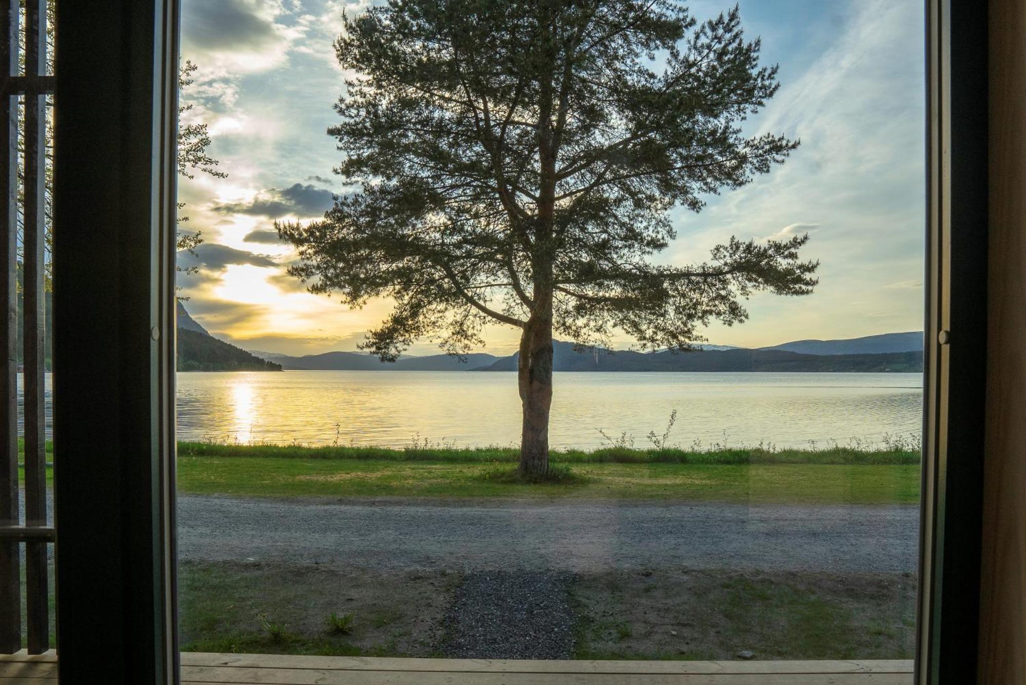 Fugelvagen, Cabins And Glamping Alvund 外观 照片