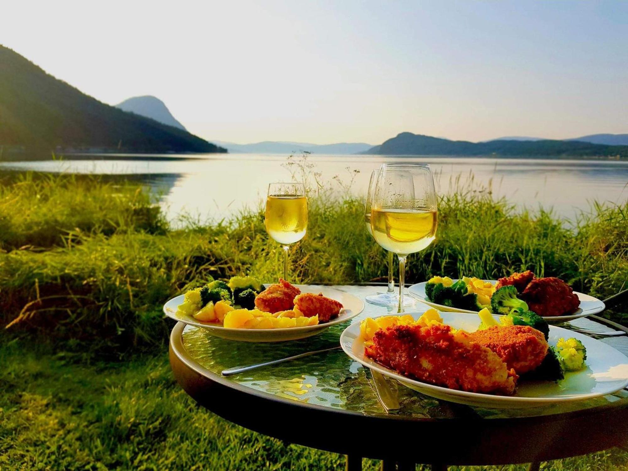 Fugelvagen, Cabins And Glamping Alvund 外观 照片