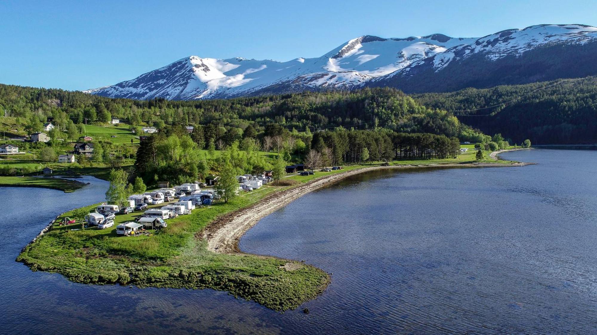 Fugelvagen, Cabins And Glamping Alvund 外观 照片