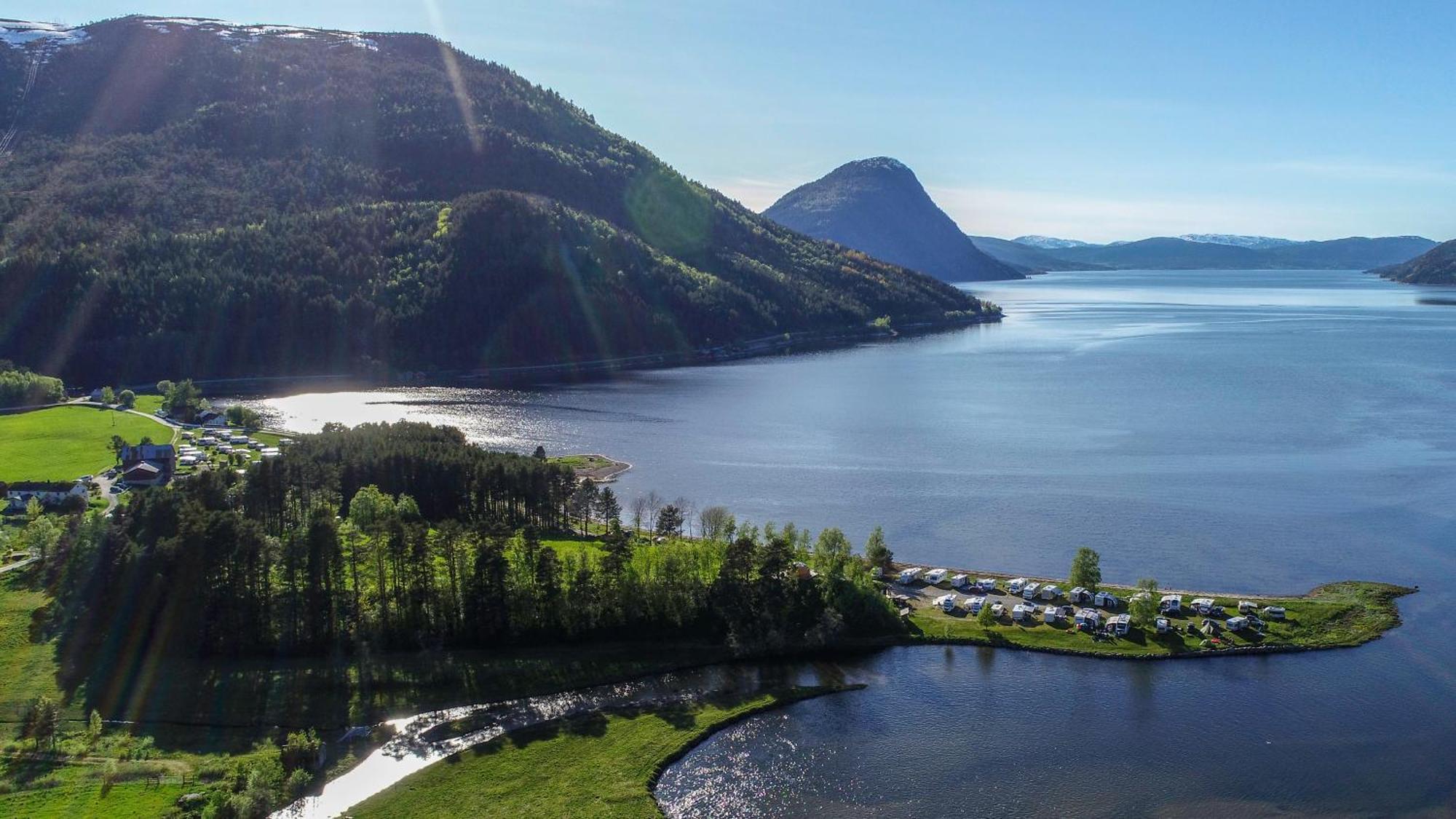 Fugelvagen, Cabins And Glamping Alvund 外观 照片